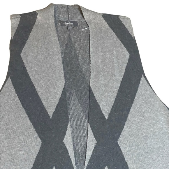 NEIMAN MARCUS Sleeveless Long Duster Cardigan Gray Sweater Geometric size Medium - Picture 2 of 6